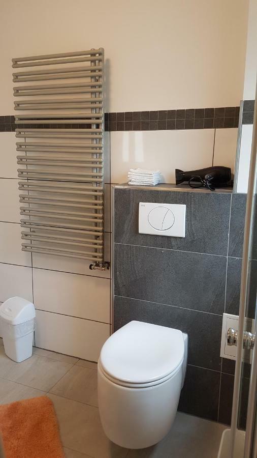 Gemuetliches Grosszuegiges Appartement Steinbreche Barrierefrei Bergisch Gladbach Bagian luar foto